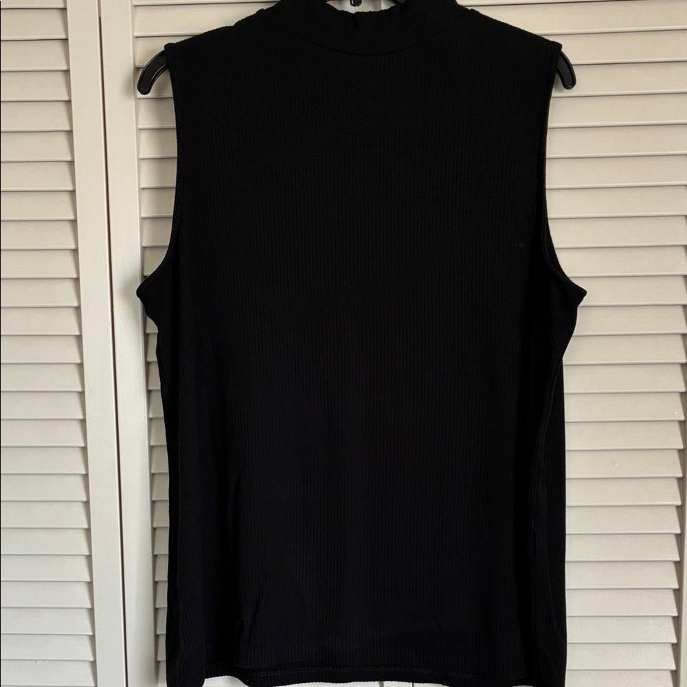 Chico's Black Sleeveless Muscle Tee
